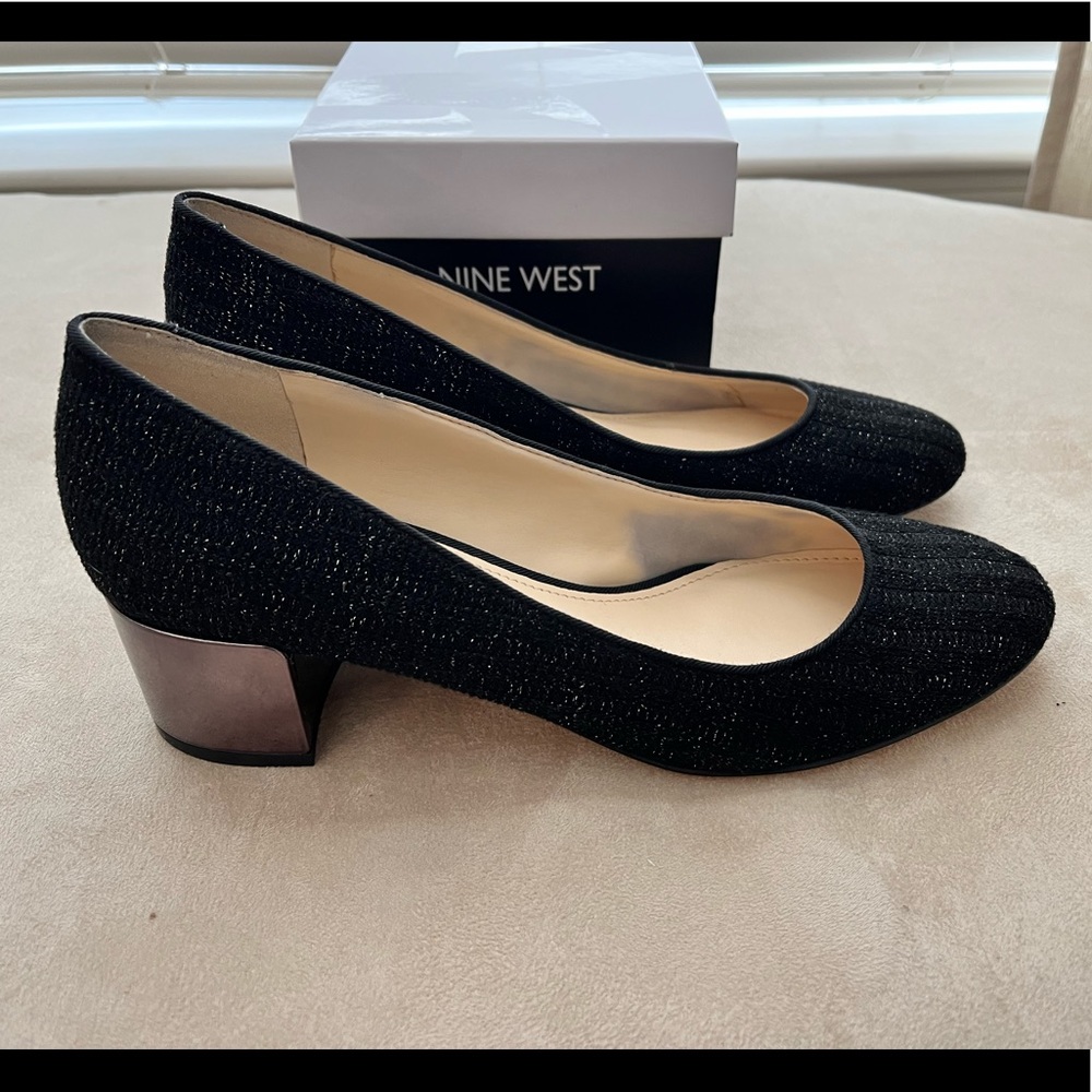 NWOT. Nine West Priscilla black multi texture low pump. New in box. 7 1/2.